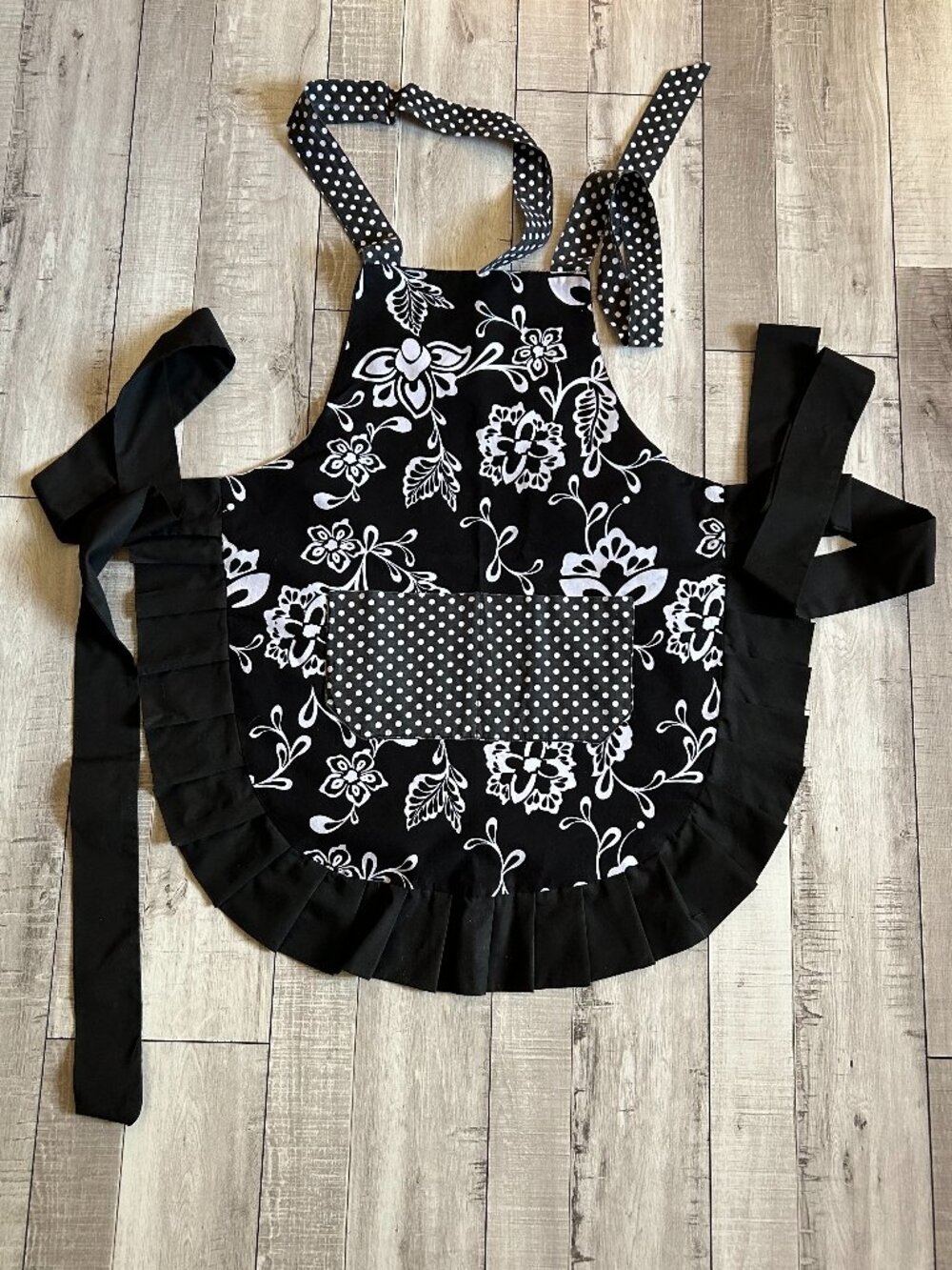 Floral & Polka Dot Ruffled Bib Apron Large Double Pocket